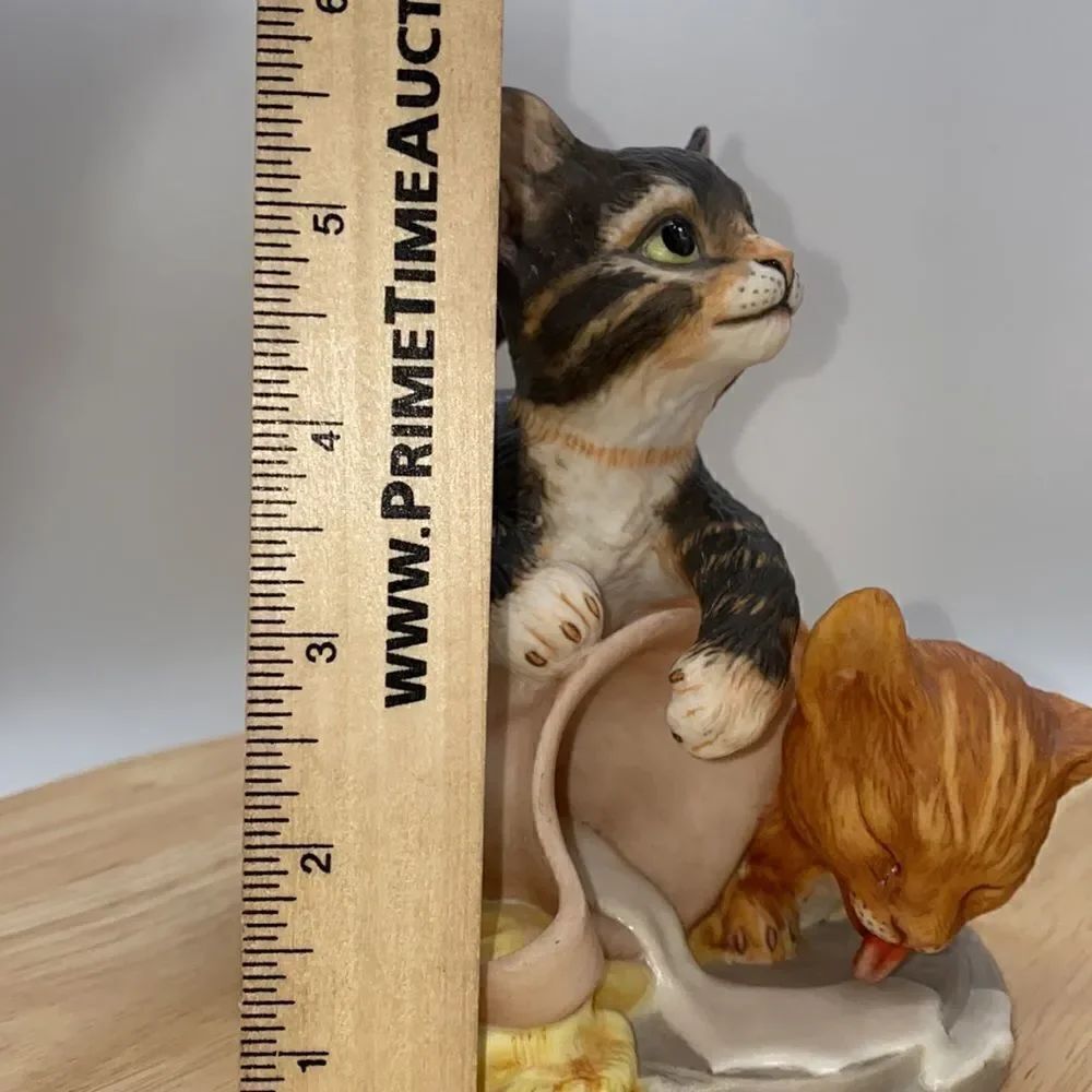 "Mischief" by Gail Ferretti for the Franklin Mint 1986 Kitty Cats - Picture 8 of 12